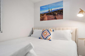 Chic and Cozy 1B1B Oasis in Old Town